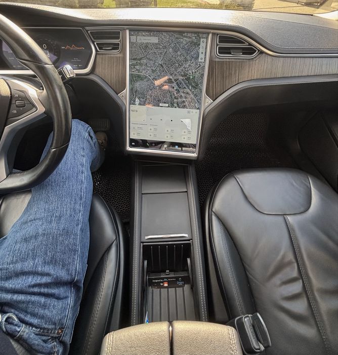 Tesla model S P85 2013р