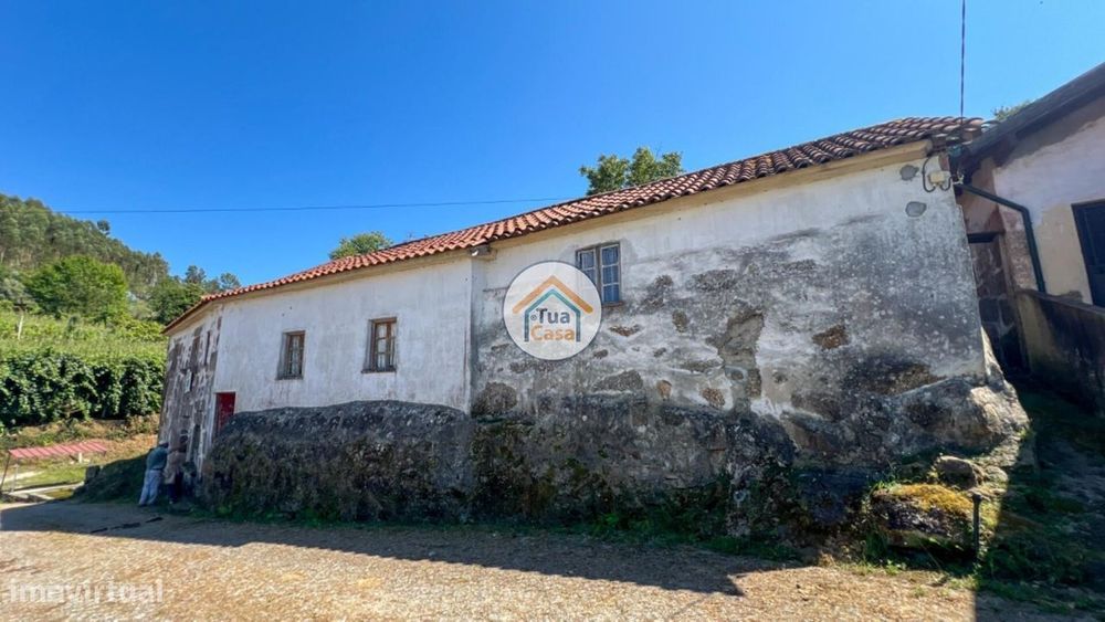 Casa com Terreno para Recuperar - Frades - Povoa Lanhoso