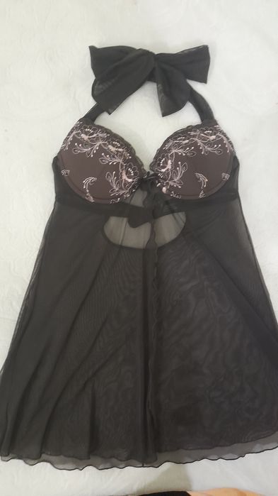 Пеньюар, пенюар  ..