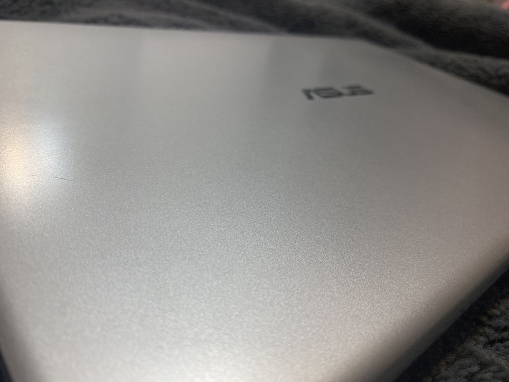 Asus Vivobook 15