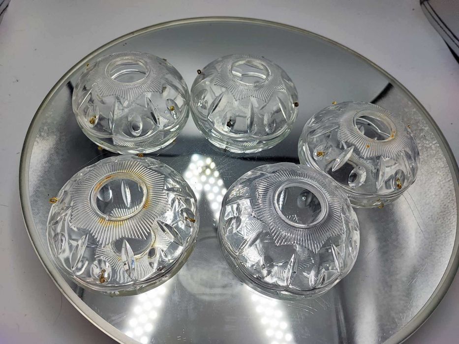 Stara szklana miseczka na żyrandol,kinkiet,świecznik,cena za 1 sztukę