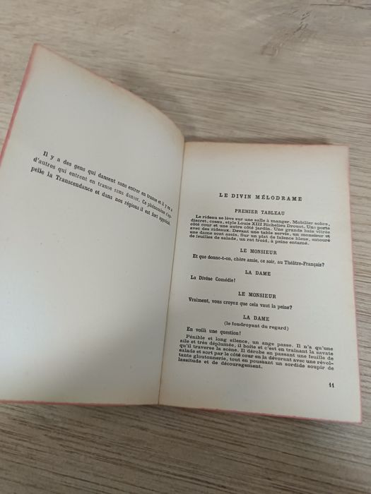 Livro"Spectacle" de Jacques Prevert.