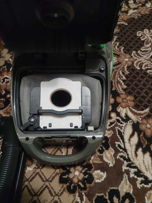 Пилосос мішковий Philips