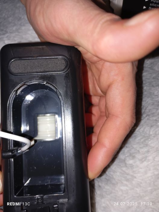 Електрична точилка для ножів та ножиць