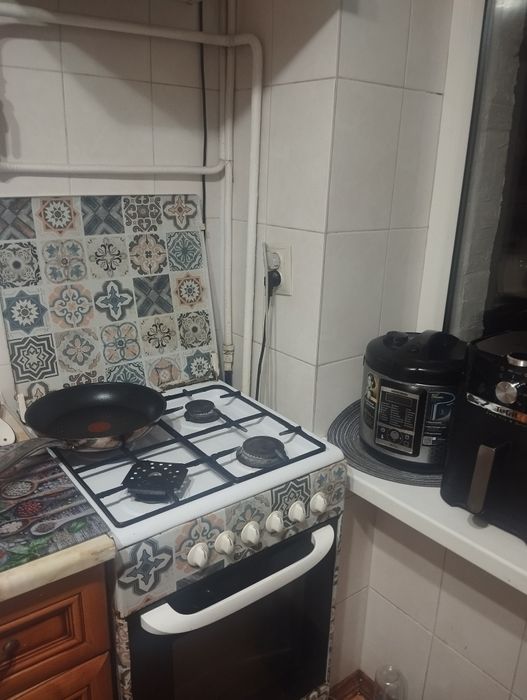 Продам газову плиту