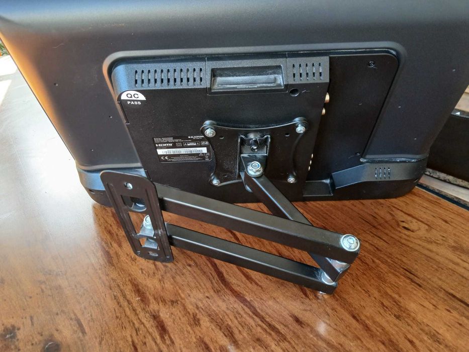 Televisão Blaupunkt 24" Smart LED – Android TV + Suporte de parede