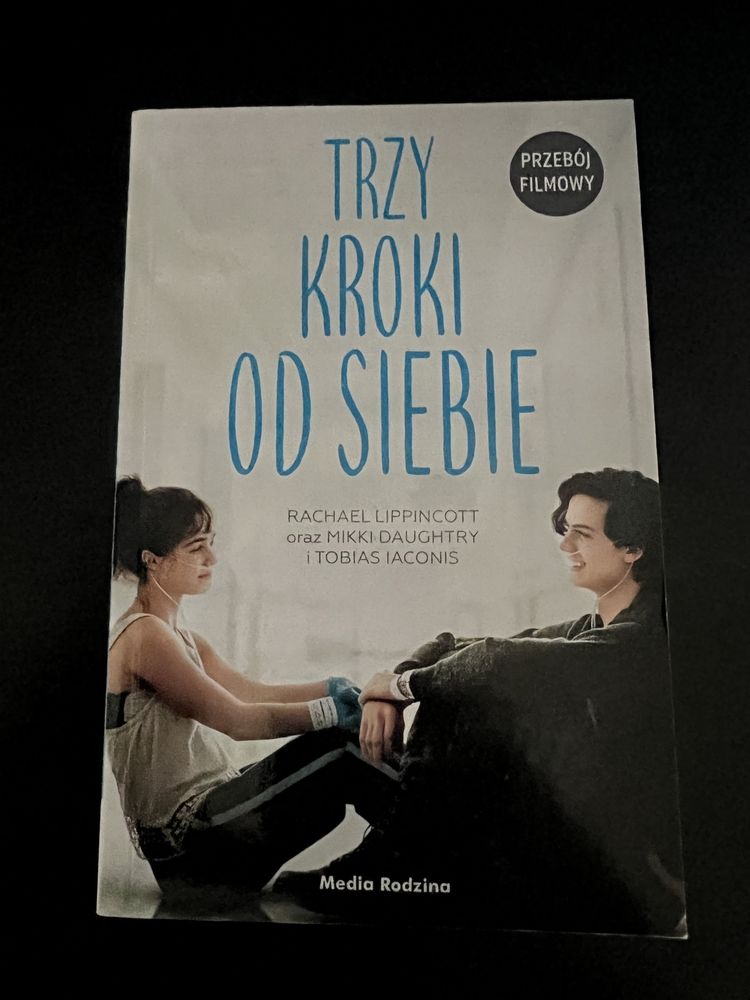 „Trzy kroki od siebie” - miękka okładka