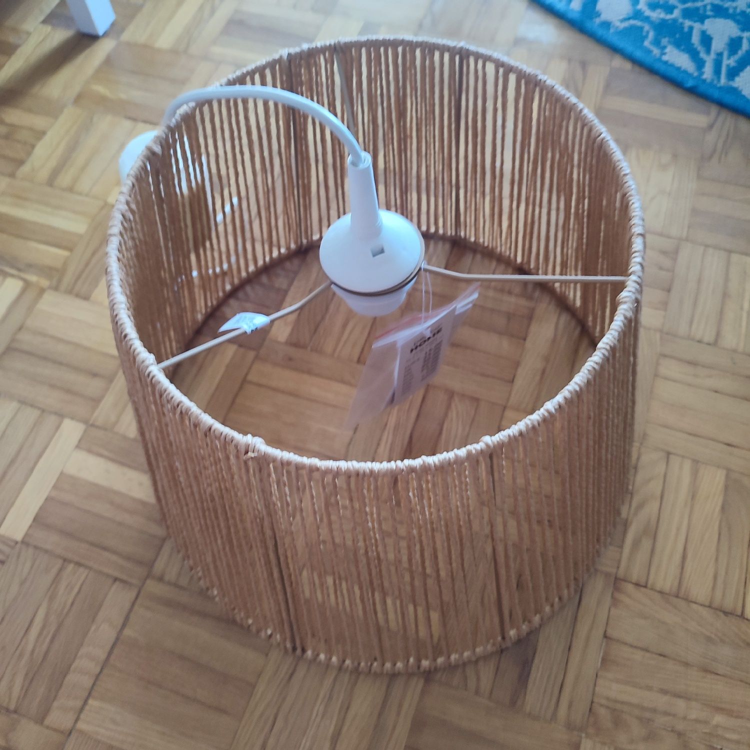 Lampa z oprawą żarówki