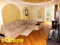 Продам 3-ком с. Чайки ул. В. Лобановского ЖК Чайка общ. 120 м2, этаж 1