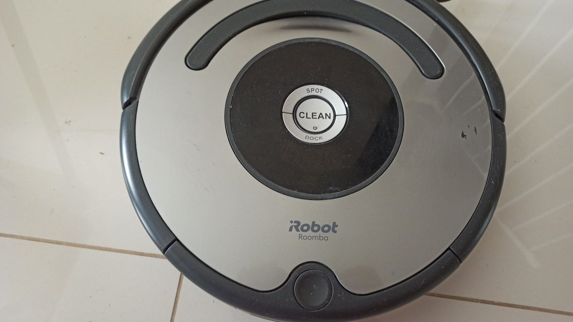 Robot sprzątający IRobot Roomba