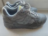 Продам жіночі кросівки Saucony