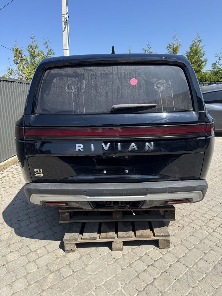 Задня кришка багажнику Rivian R1S