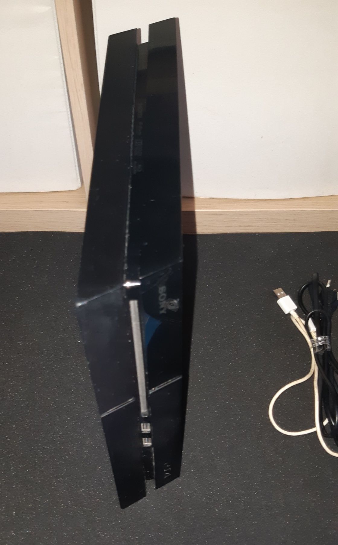 Ps4 com 1 Comando e Jogo Fifa 22