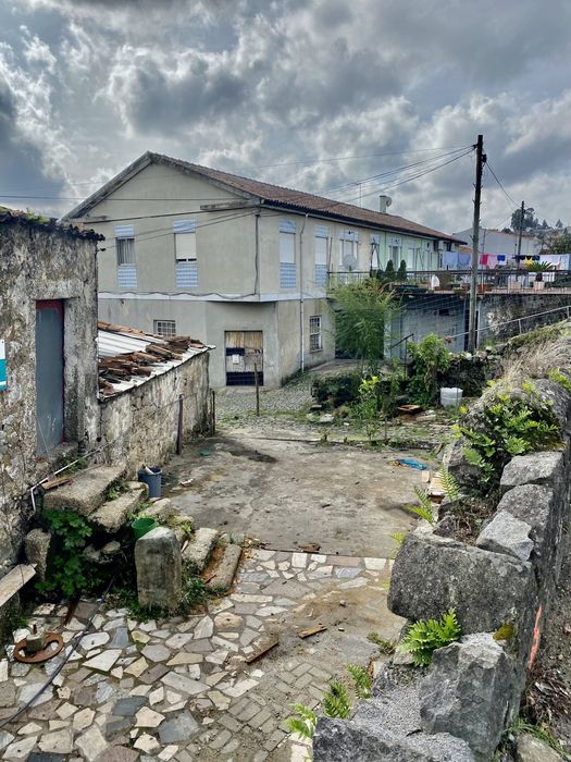 Vende-se moradia com terreno 785m2 Braga ( Delphi Ferreiros)