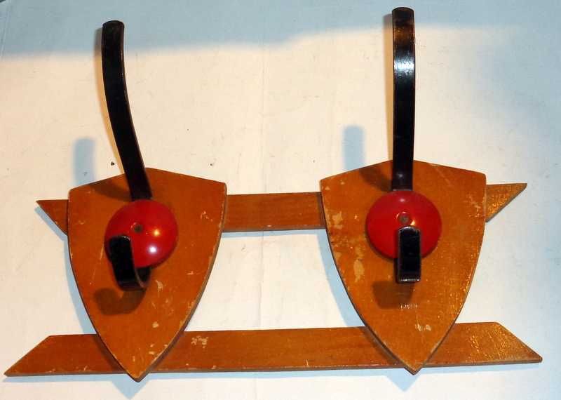 Ciekawy drewniany wieszak - oczy sowy- .