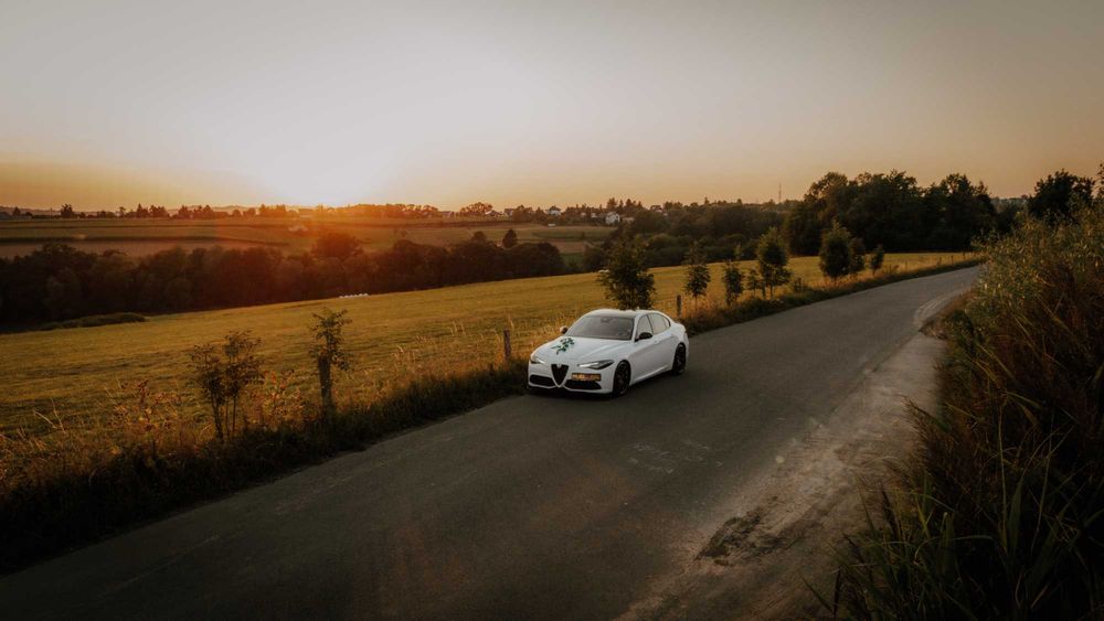 Ekskluzywne auto do ślubu, biała Alfa Romeo Giulia  | Śląskie | wesele