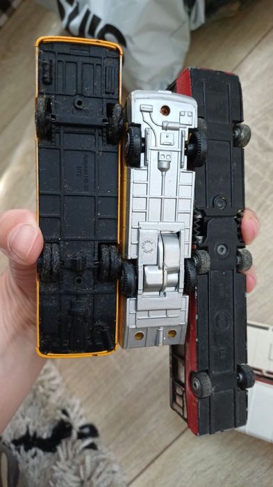 Autobus trolejbus ikarus zabawka 4 sztuki kolekcja