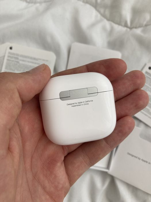 Słuchawki AirPods 4 ANC
