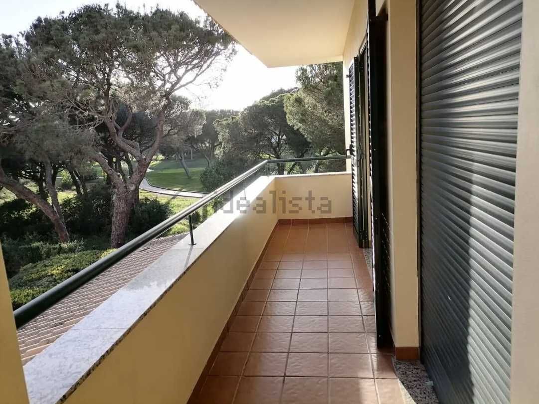 Para Alugar – Apartamento Moderno com Vista para o Golfe
