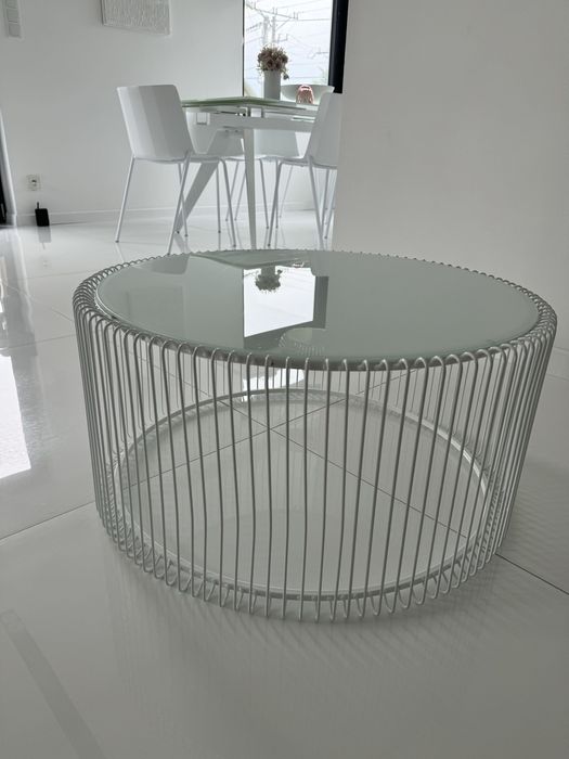 Stolik kawowy okrągły biały firma KARE