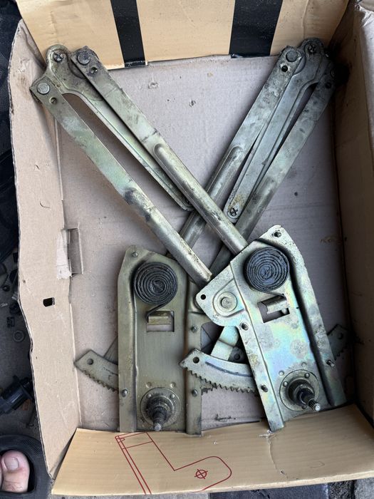 Механизм стеклопадьемников славута