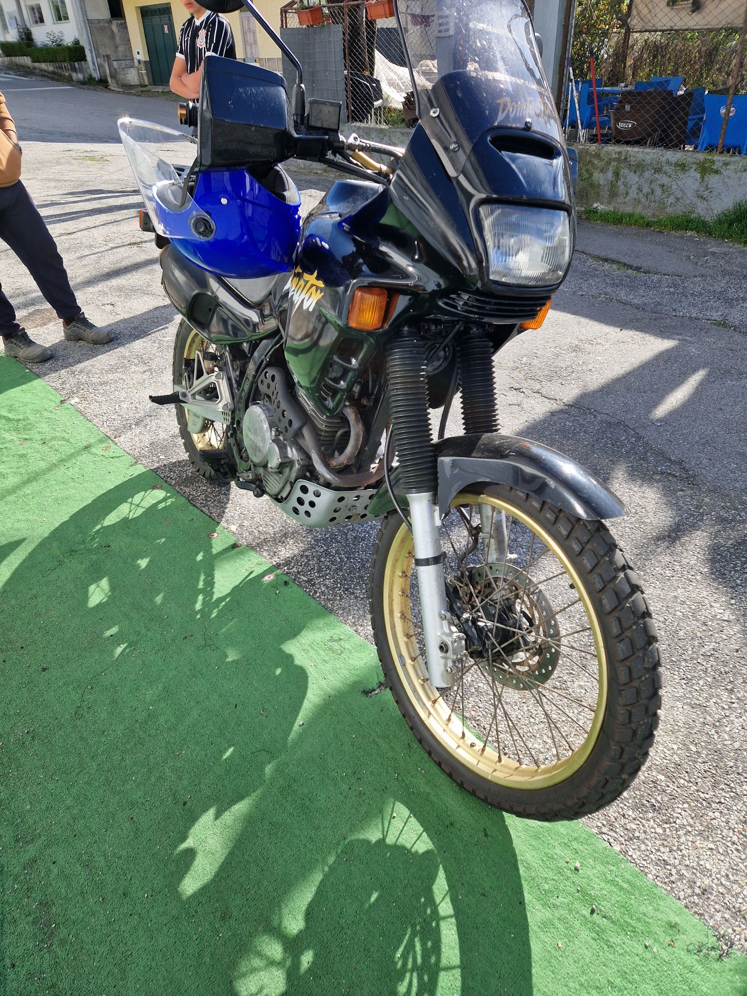 Honda nx 650 só Gasolina e andar