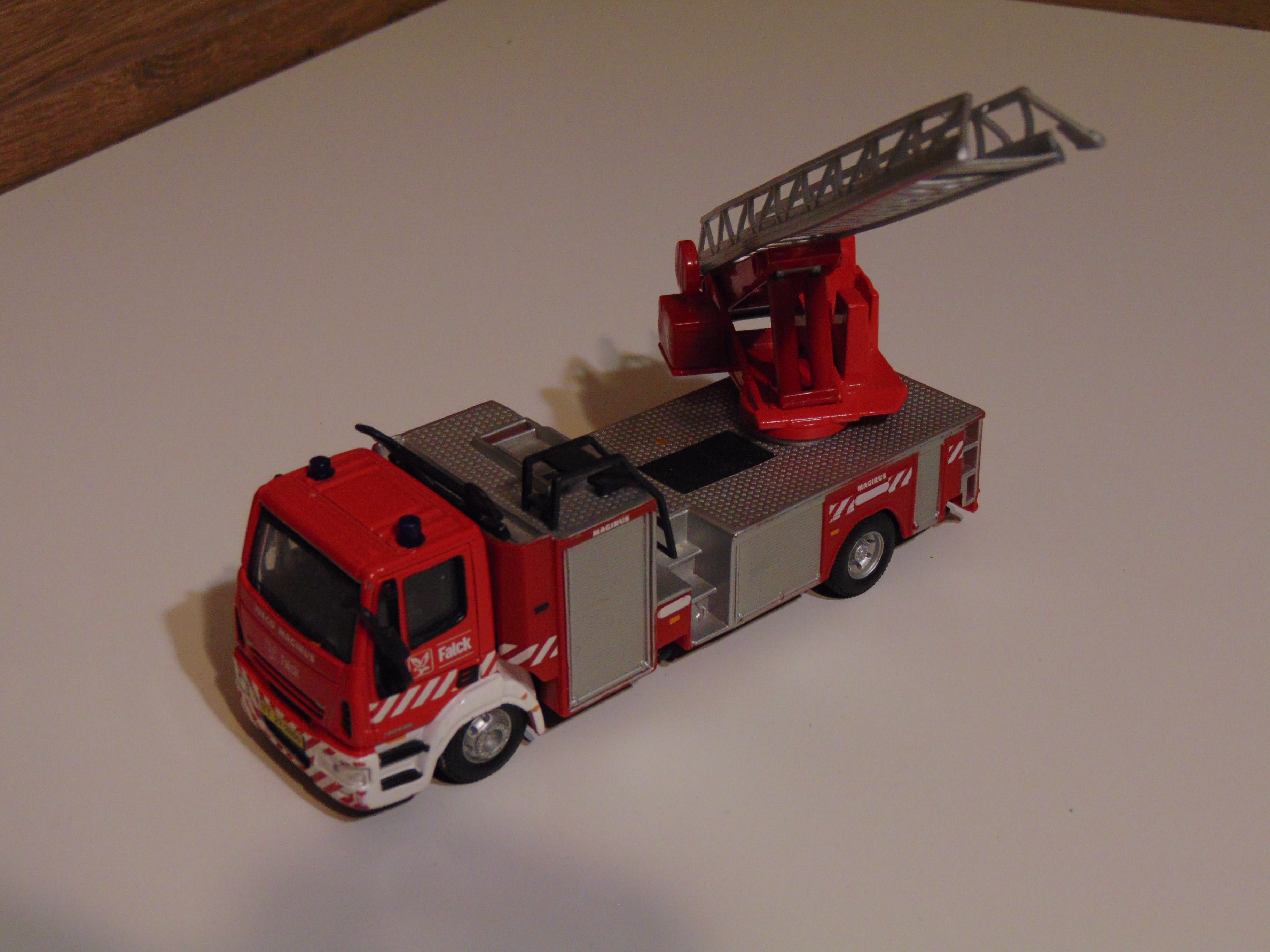 model wozu strażackiego Iveco Magirus Burago 1:50