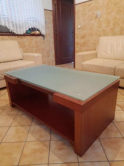 Estante e mesa centro em cerejeira e wengue.