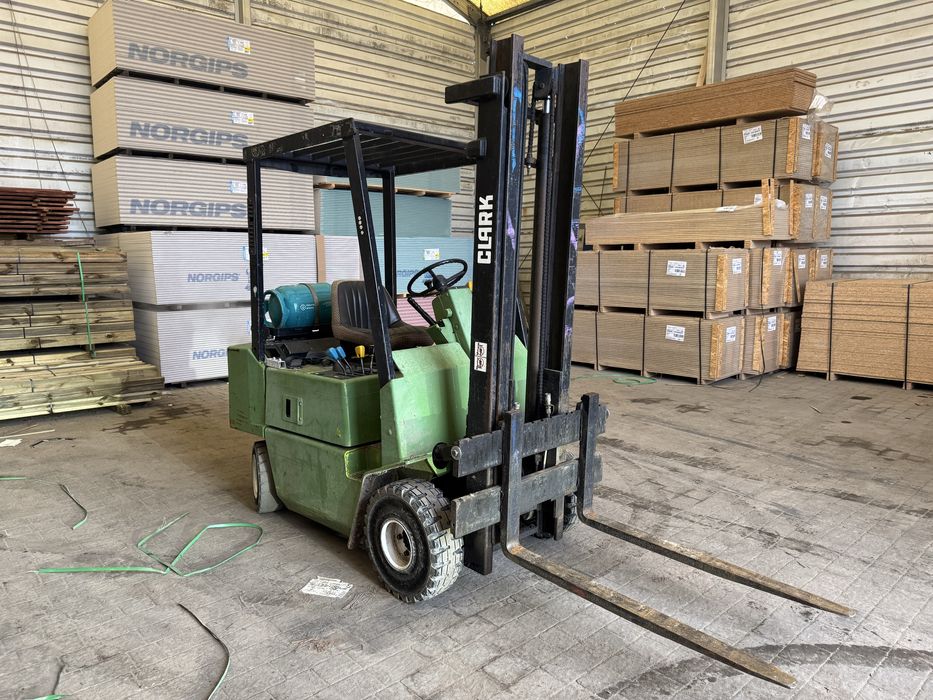 Wózek widłowy CLARK GPM 20 S gazowy