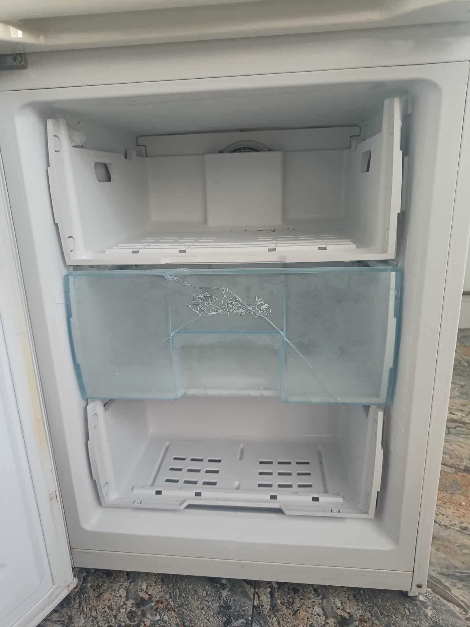 Lodówka BEKO BCSA285K2S