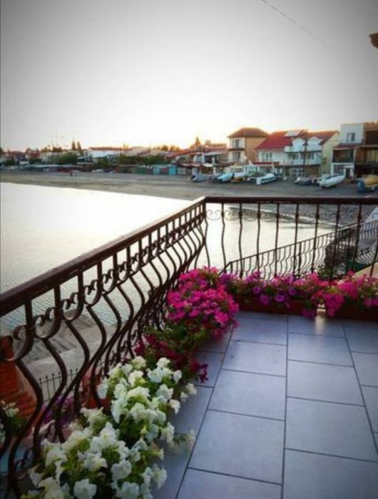 Сдам дом на самом берегу моря посуточно