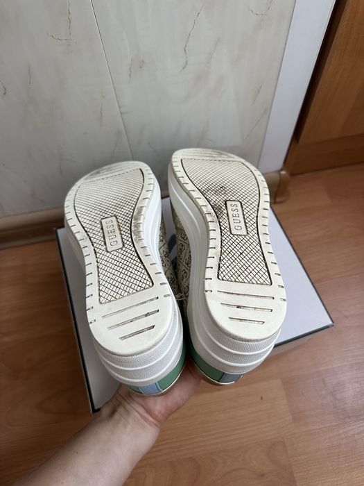 Guess 8р, 24.5-25 см кросівки