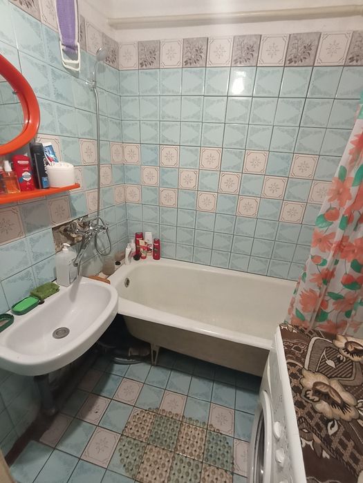 2к. квартира в центрі міста. Р-н Глінки.