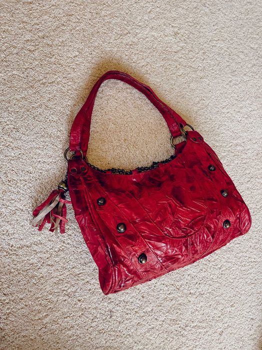 Червона сумка в стилі Y2K шкіряна на плече