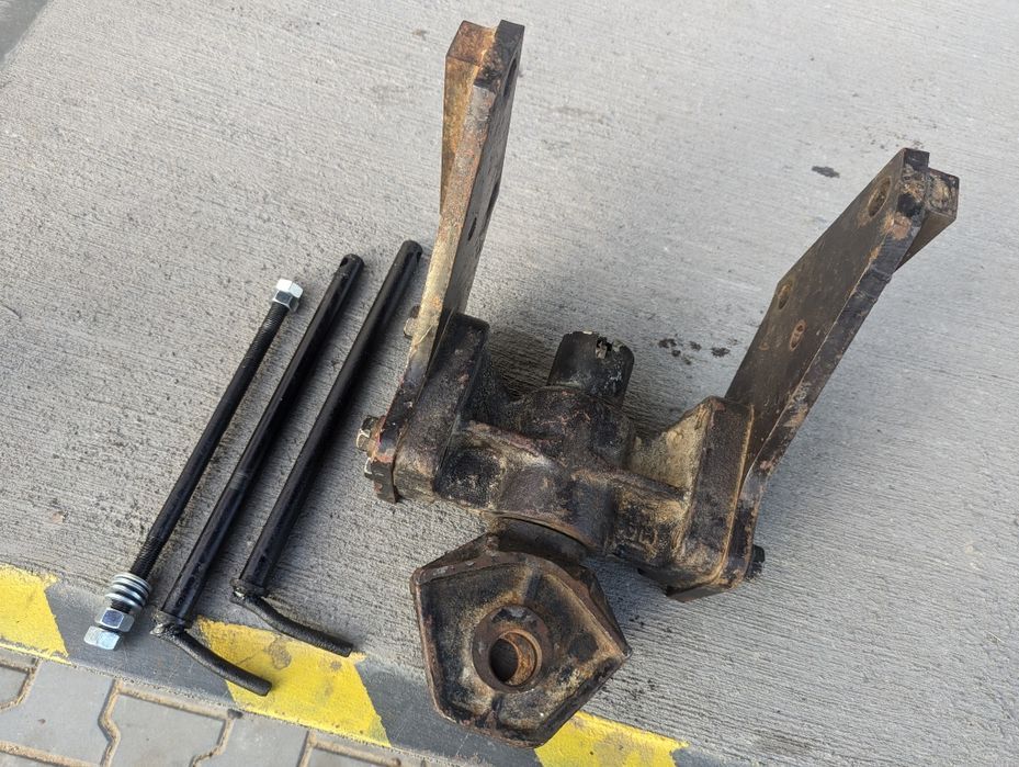 Форкоп МТЗ 1025 1221 1523 Фаркоп МТЗ сцепка Навеска МТЗ Вінт розкоси