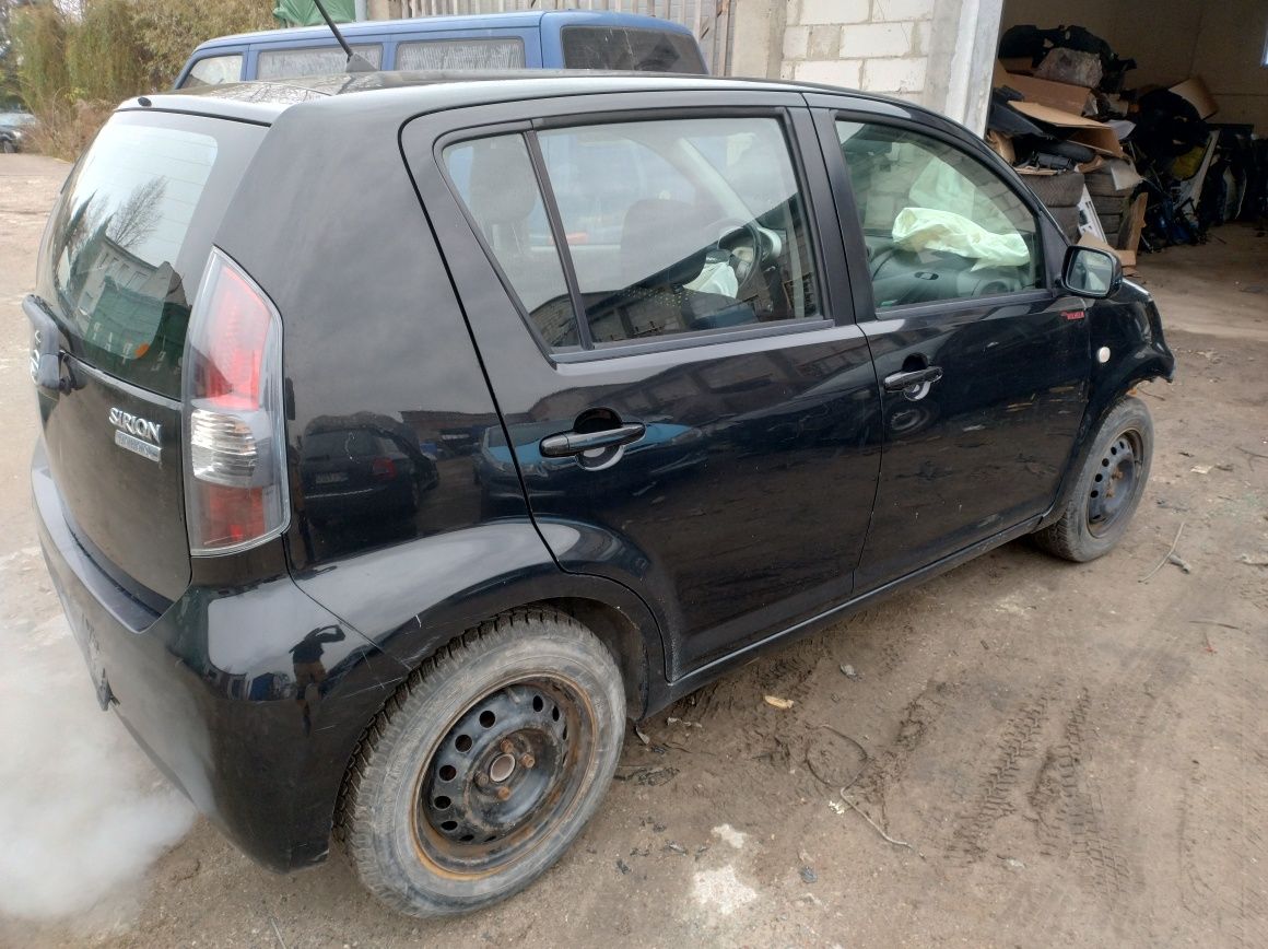 Daihatsu Sirion II Wersja Momo 1.3b 16v 08r Lak.X07 Części Wysyłka