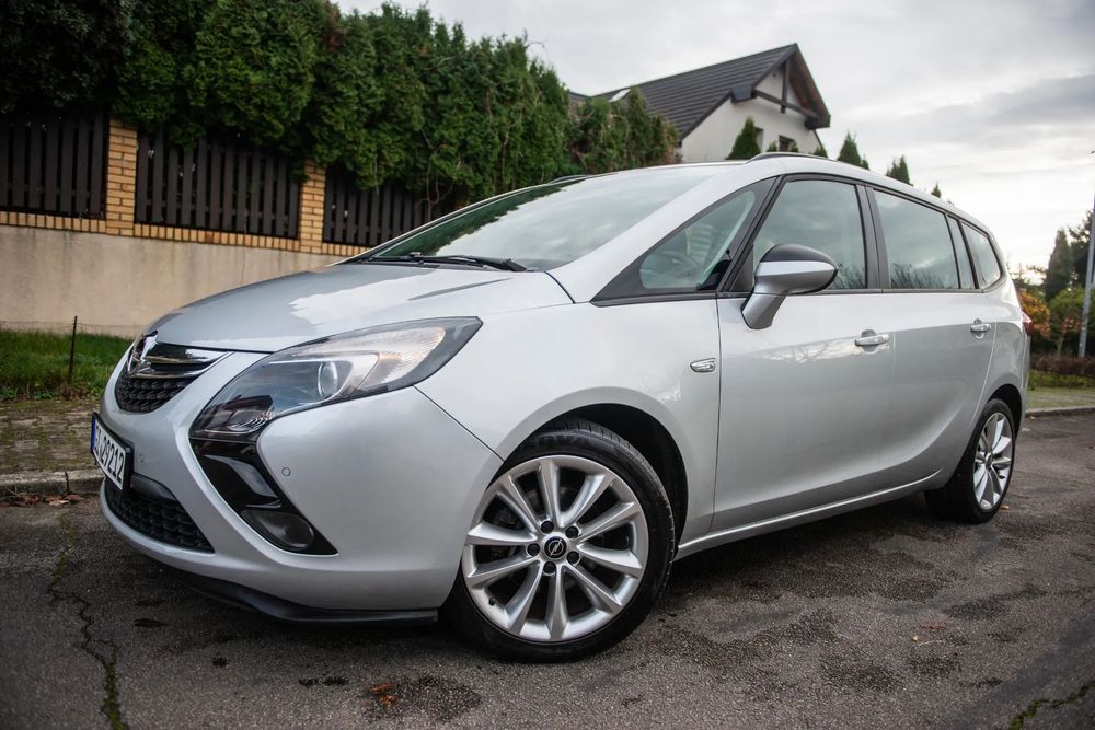 Opel Zafira Opel Zafira 1.4 Turbo 7 OSOBOWA Nawigacja POLECAM