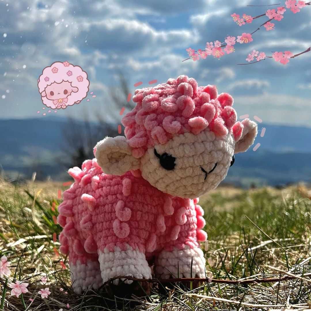 różowa owieczka, maskotka amigurumi