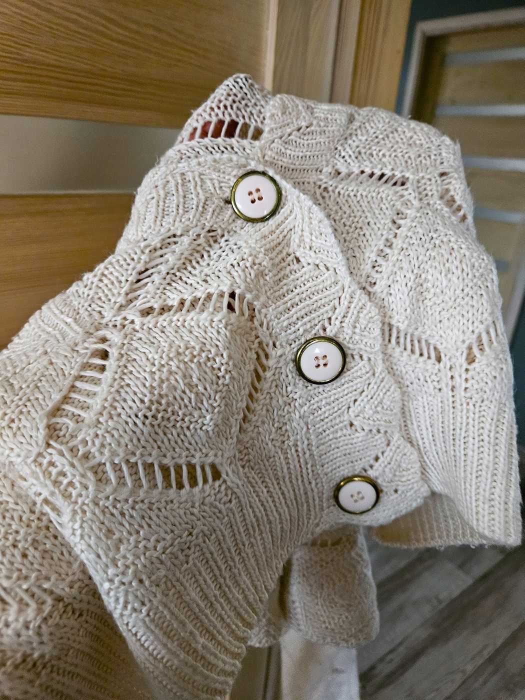 kardigan ażurowy sweter guziki