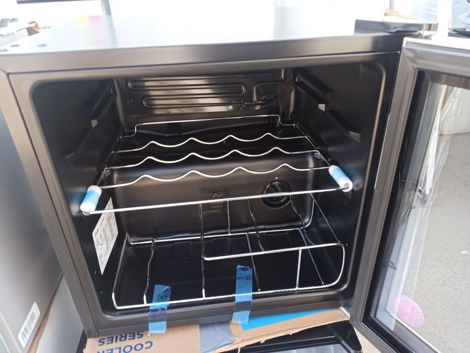 OUTLET Wspólna 6 Janki Lodówka na napoje 14 butelek