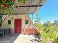 Casinha Típica de Santana, Madeira - Um Refúgio Rural com Potencial de