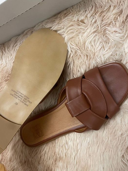 Шльопанці жіночі