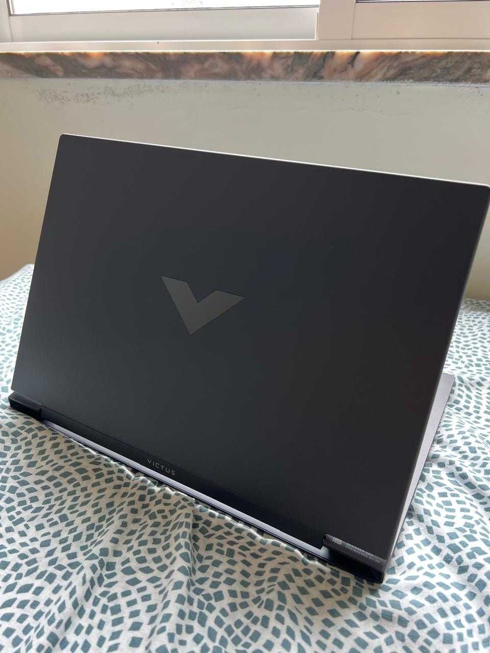 Victus by HP Gaming Laptop 16-s006np