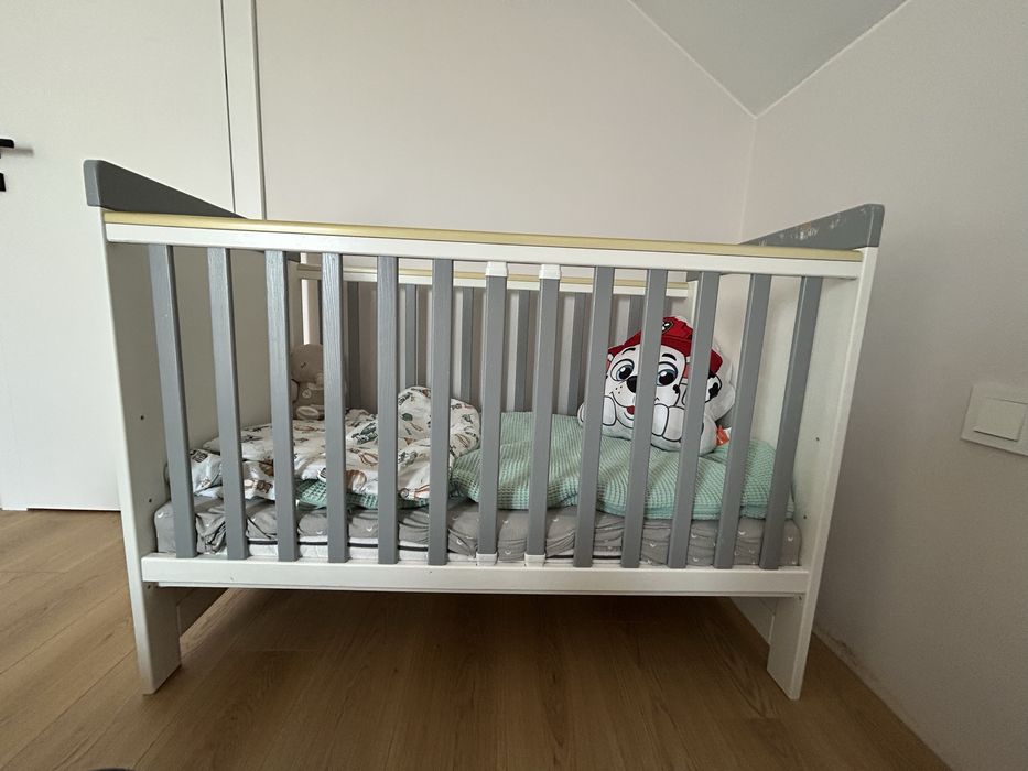 Łóżeczko dziecięce bialo-szare 60x120