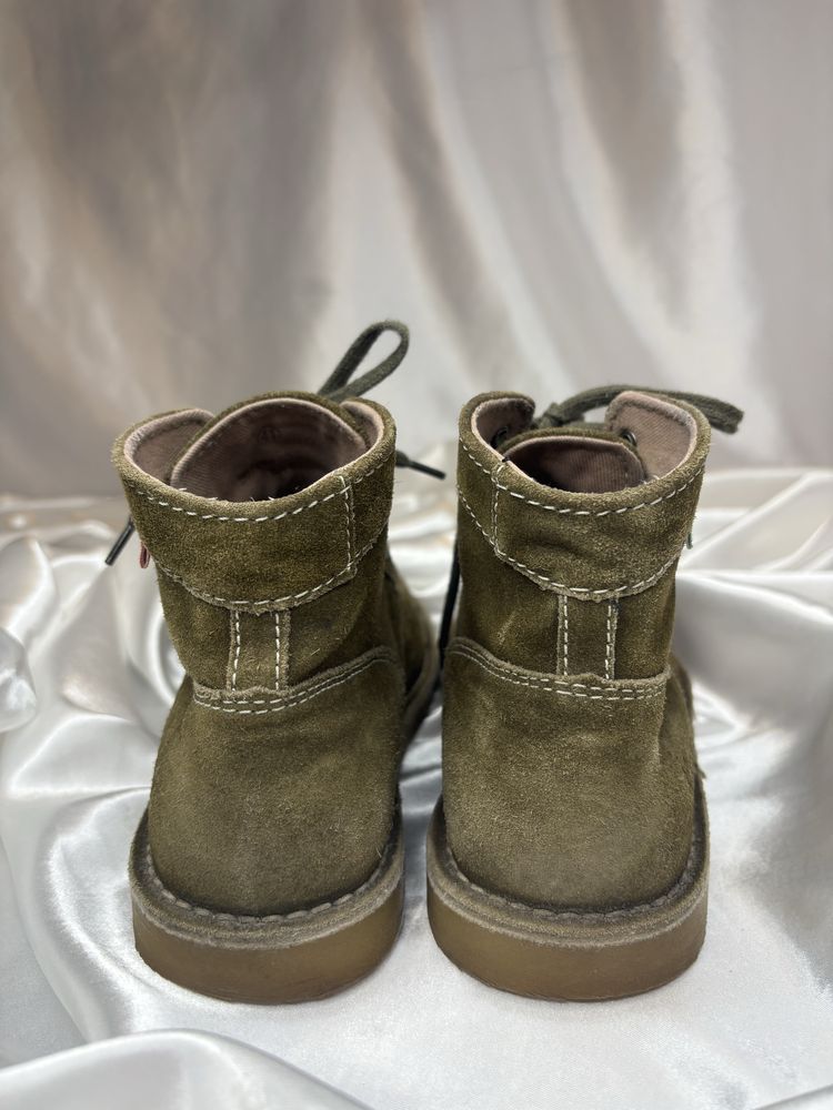 buty Kickers zamszowe zielone khaki zgniła zieleń goblincore unisex