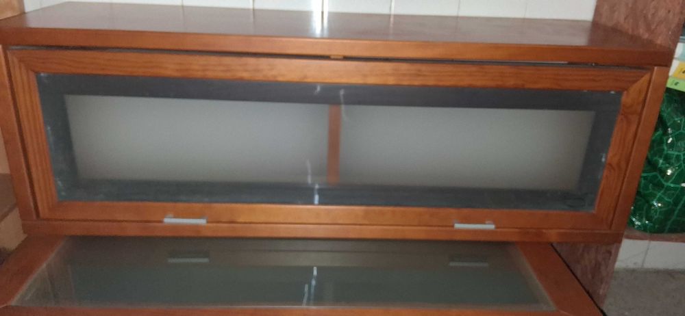 Móvel sala em madeira suspenso c/ vidro fosco. Moderno e lindo- Barato