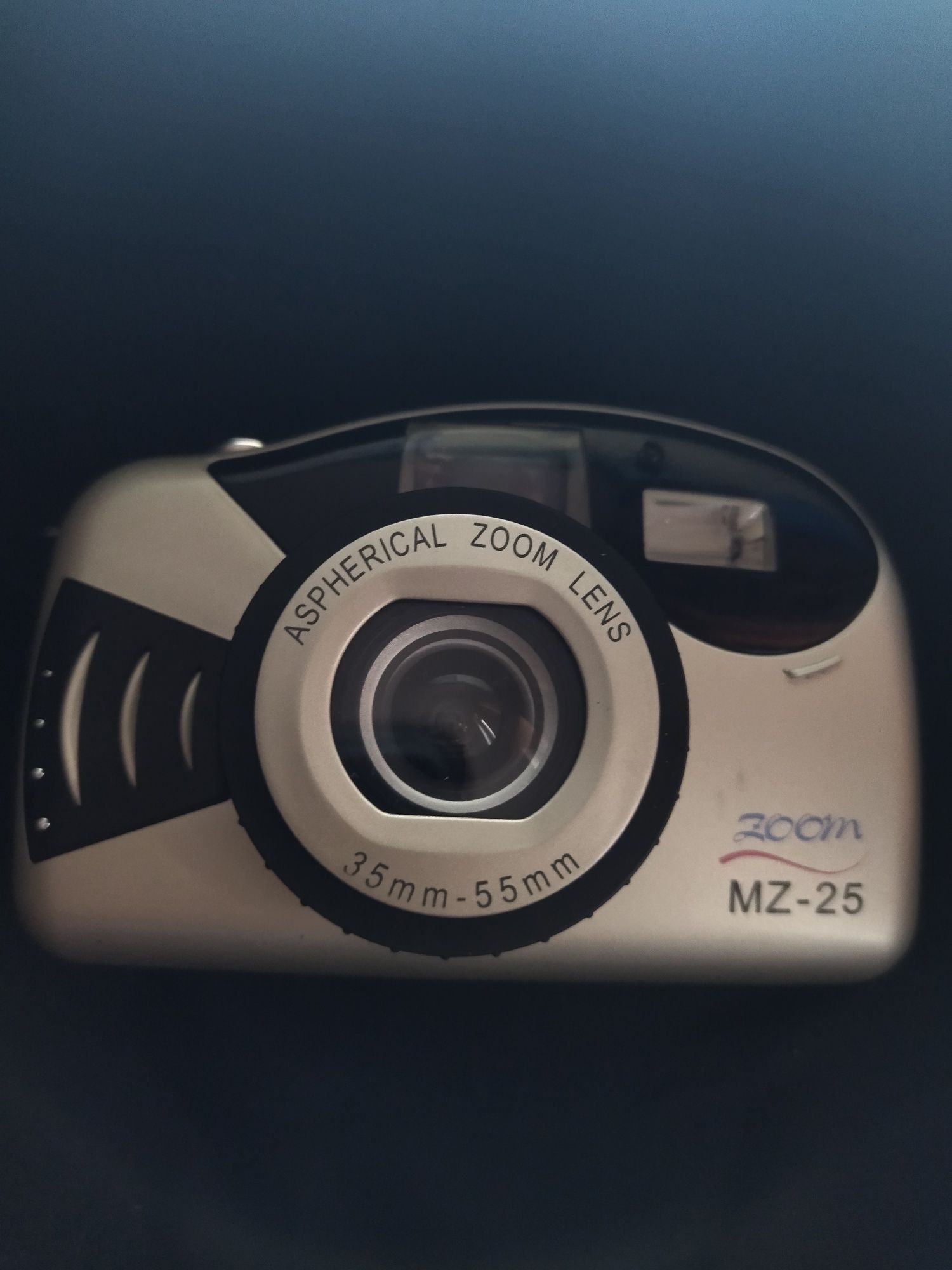 Zoom MZ-25 Máquina fotográfica