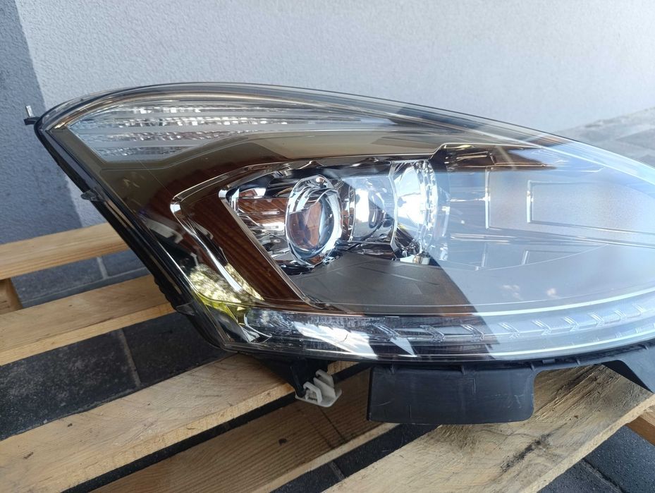 Lampa prawa Ksenon Xenon prawy Citroen c4 picasso