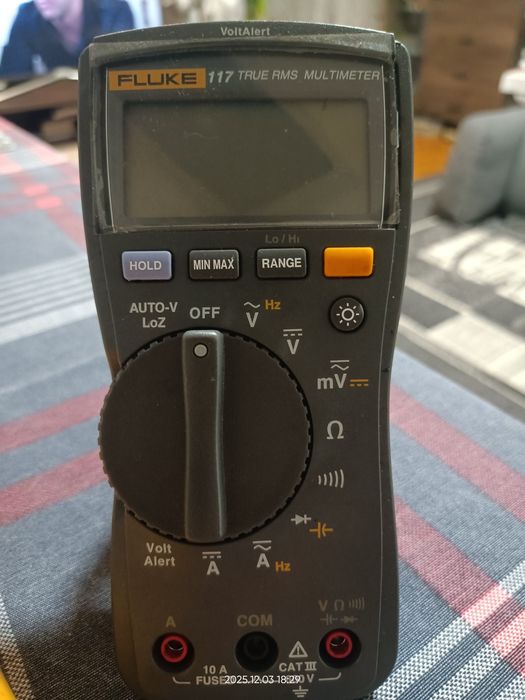 Multimetr Fluke 117 true rms multimetr