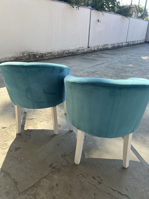 Продам два кресла и диван